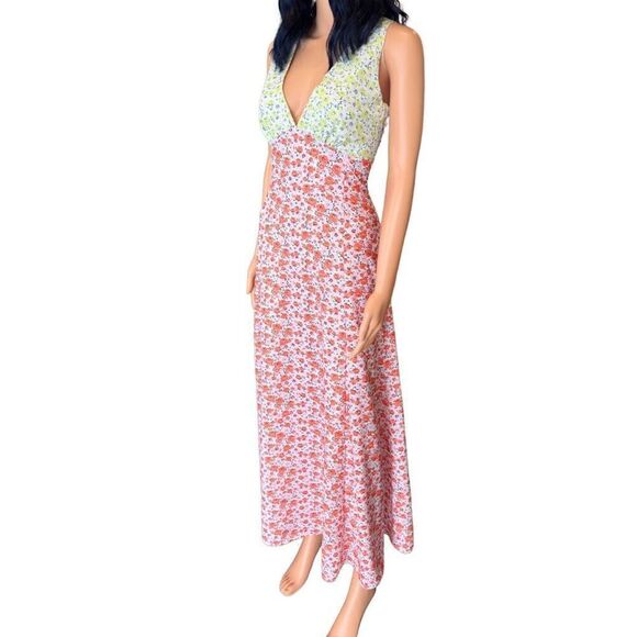 Floral Two Toned Maxi Dress - Picture 4 of 5